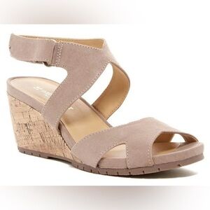 Naturalizer Fitz Doe Taupe Wedge Sandals size 8.5M